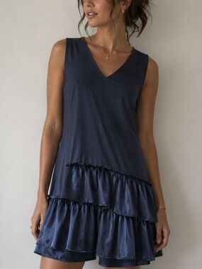 Eliza J Navy Tiered Ruffle Hem‎ V-Neck Sleeveless Dress Size 6